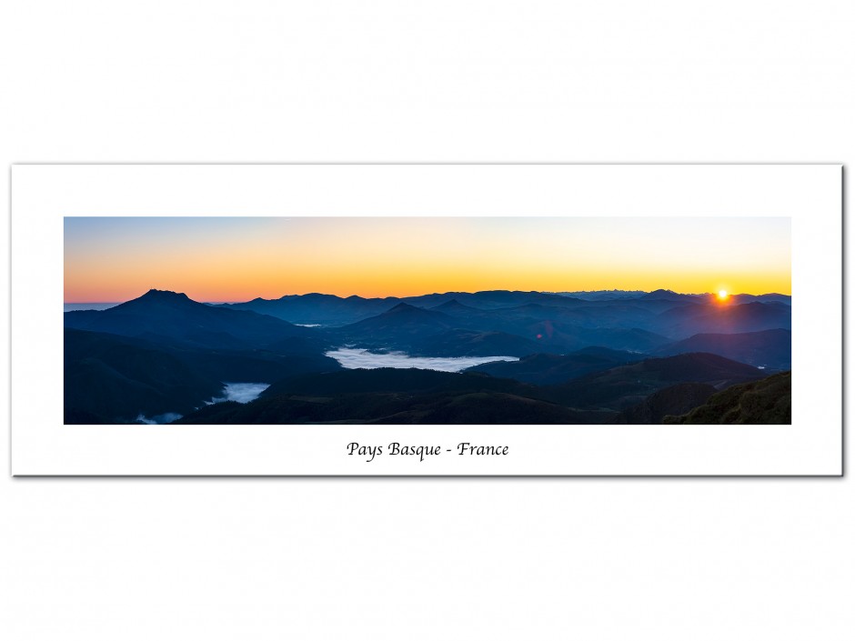 Tableau aluminium levé de soleil sur les montagnes du Pays Basque